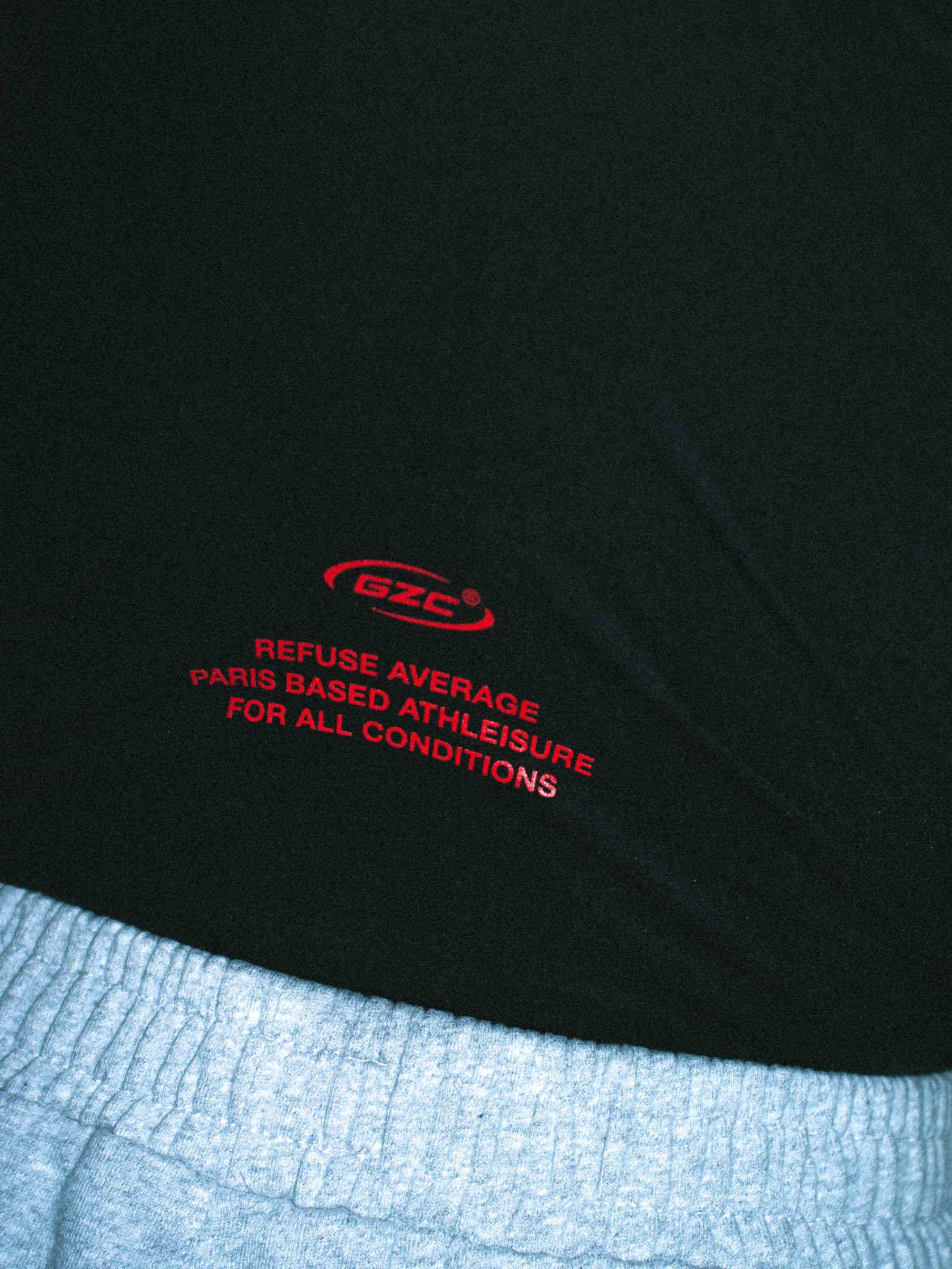 AURA COMPRESS TEE - BLACK/RED