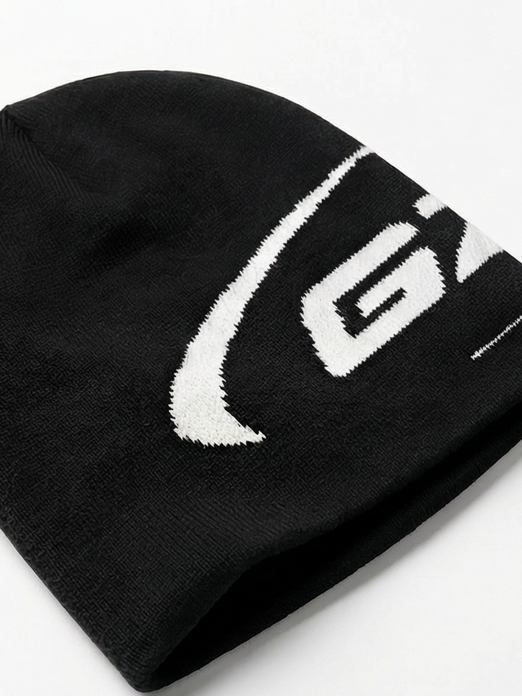ULTRA BEANIE - BLACK